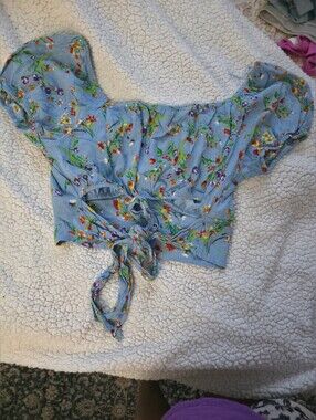 Floral Blue Tie-Front Puff Sleeve Crop Top